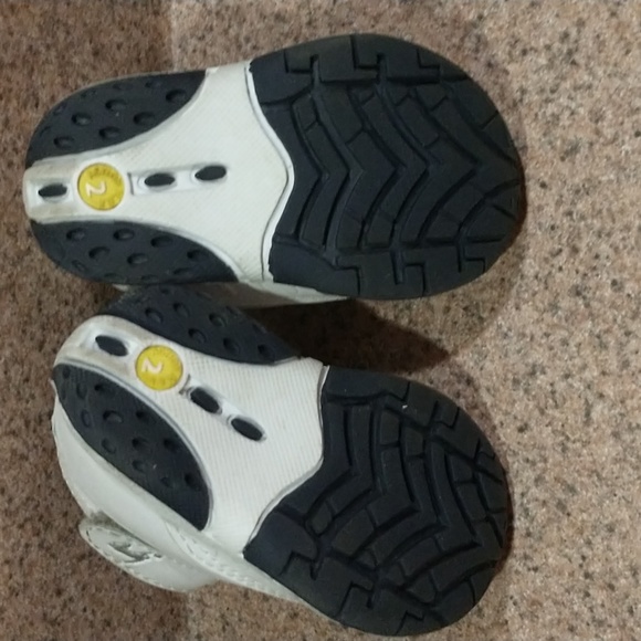 Kid Connection toddler size 2 action flex sneakers - Picture 4 of 10